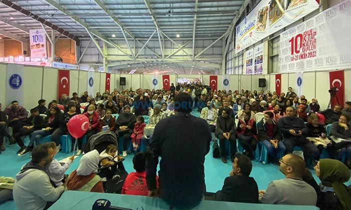 Yazarlar Okurlarıyla Buluşuyor