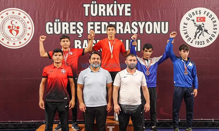 Yıldızlar Güreşte Çorum Damgası