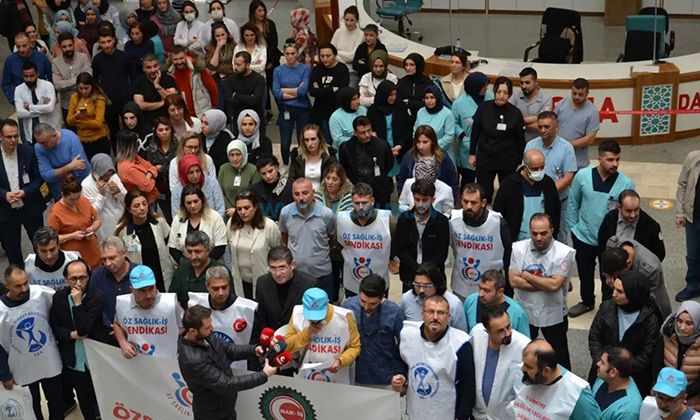 ‘Sağlık Sisteminin Aksaklıkları, Sağlık Çalışanlarının Suçu Değil’