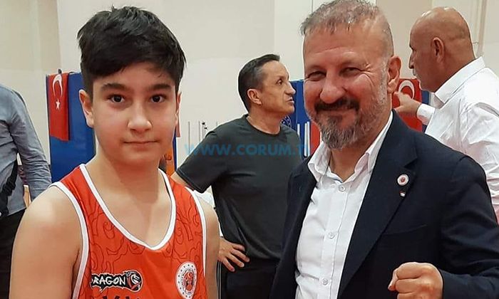 Çorumlu Genç, Dünya İkincisi