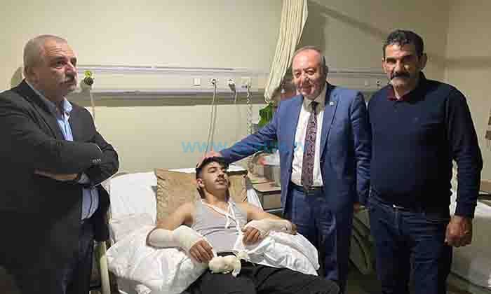 Kollarını Kaybetmek Üzere Olan Genç Hayata Tutundu