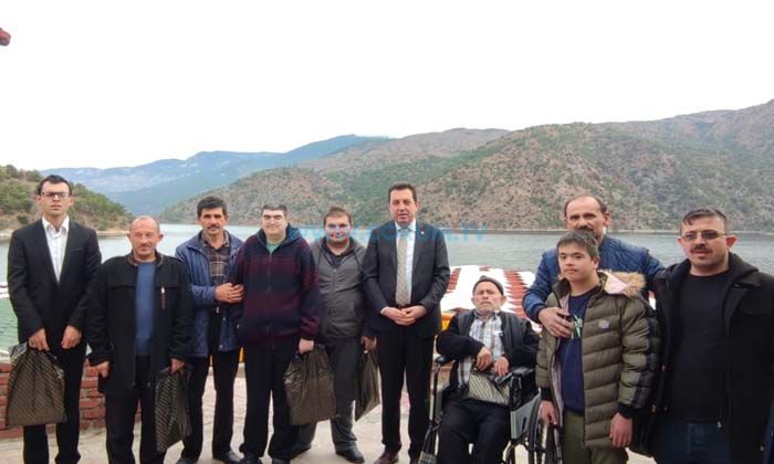 Başkan Yıldırım Engellilerle Buluştu