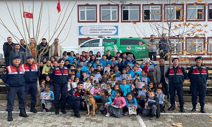 Jandarma Çocuklarda Farkındalık Oluşturuyor