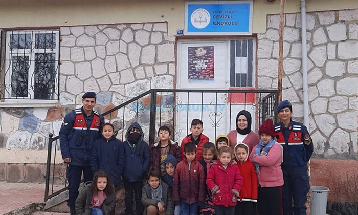 Jandarma Çocukları Bilgilendirmeye Devam Ediyor