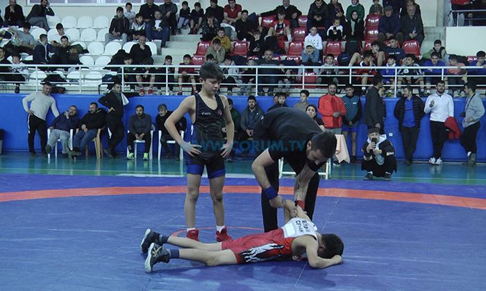 Kaybedince Ağladı, Rakibi Teselli Etti