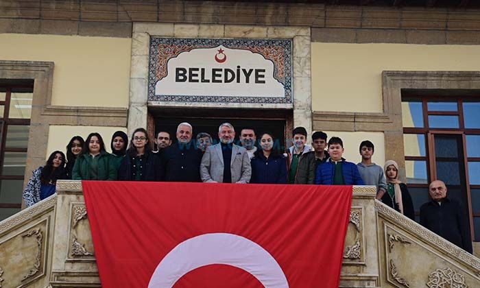 Mahallenin İlk Parkı İçin Başkana Teşekkür