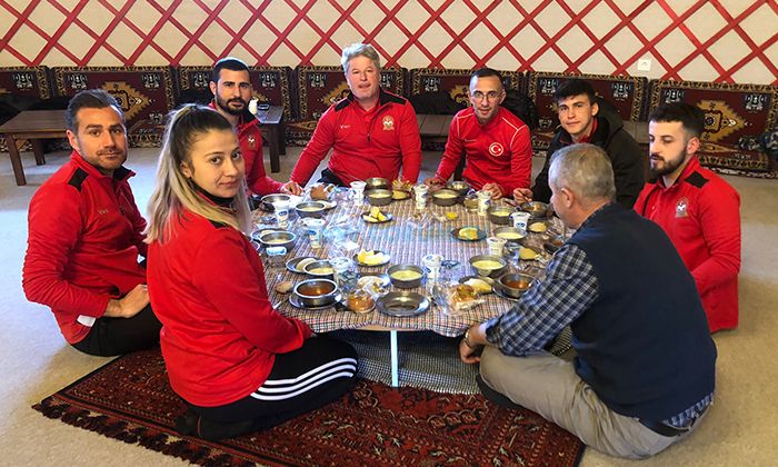 Antrenörler, Çorumlu Obası’na Konuk Oldu