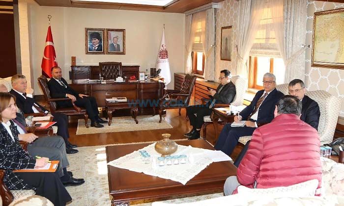 Vali Çiftçi, Halkı Dinledi