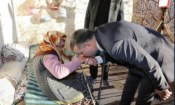 Vali Çiftçi’den Asırlık Çınara Ziyaret