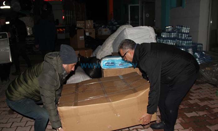 AK Parti’den Deprem Bölgesine Yardımlar Sürüyor