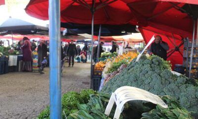 Cuma Pazarı’nda Alan Memnun Satan Memnun