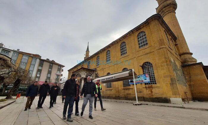 ‘Tarihi Camiler Özüne Dönüyor’