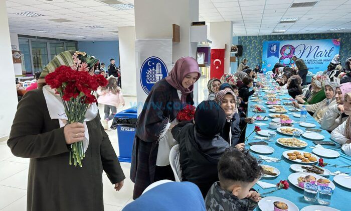 8 Mart’ta Depremzede Kadınlar Unutulmadı