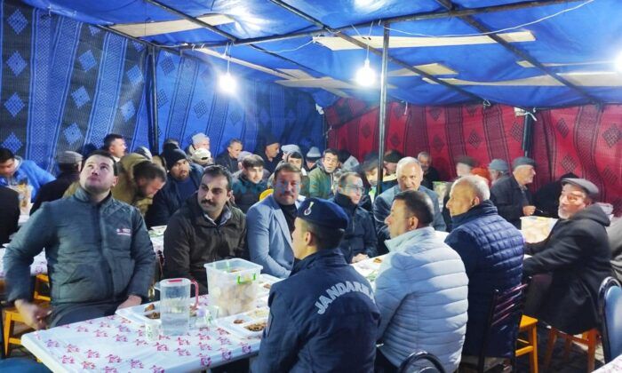 Bu Köyde Ramazan’da Evlerde Yemek Pişmiyor