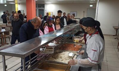 Depremzedeler İlk İftarlarını Kaldıkları Yurtta Açtı