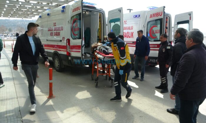 Göğsünden Bıçaklanan Yaşlı Adam Ağır Yaralandı