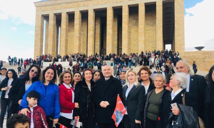 İYİ Partili Kadınlar Ata’nın Huzurunda