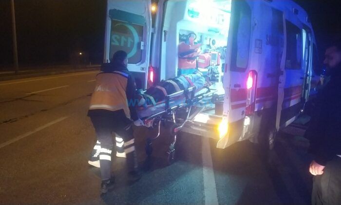 İki Otomobil Çarpıştı: Dört Yaralı