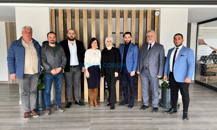 ‘Kadınların Desteği ile İktidara Yürüyeceğiz’