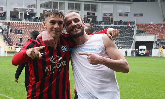 Sinan ve Eren’den Birliktelik Pozu