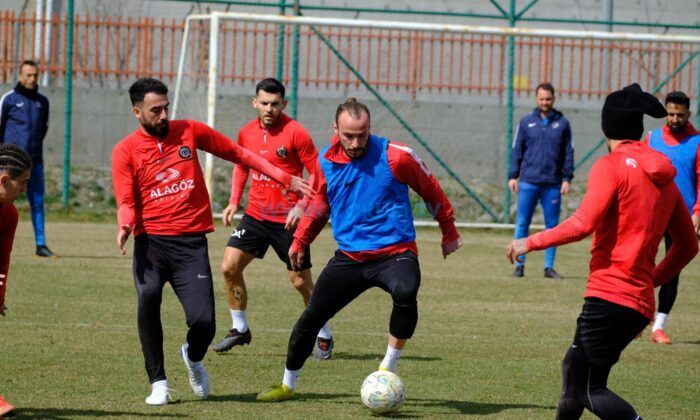 Hazırlıklar Sürüyor