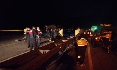 Alev Alan Tırda Sıkışan İki Kişi Öldü
