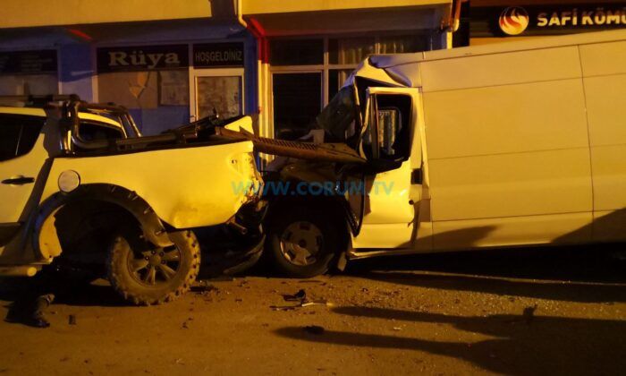 Altı Araca Çarptı, Otomobili Bırakıp Kaçtı