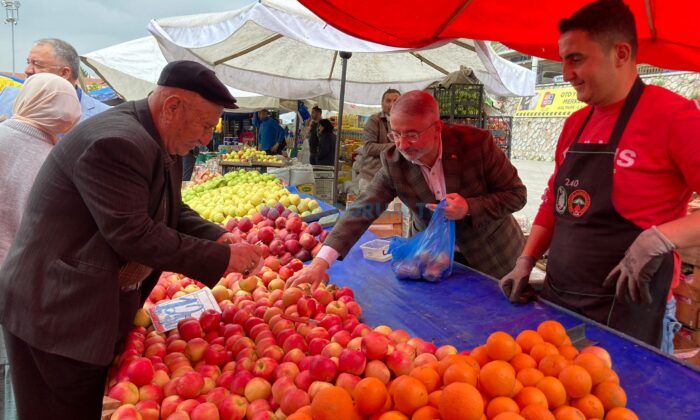 Aşgın, Pazarda Esnaf ve Vatandaşla Buluştu