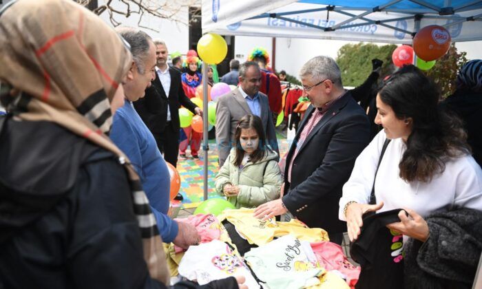 Bayram Öncesi 1571 Çocuğun Yüzü Güldü