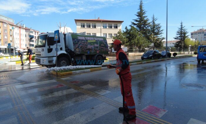 Caddelerde Bayram Temizliği