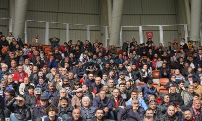 Gol İzlemek İsteyen Taraftar Tribünü Doldurdu