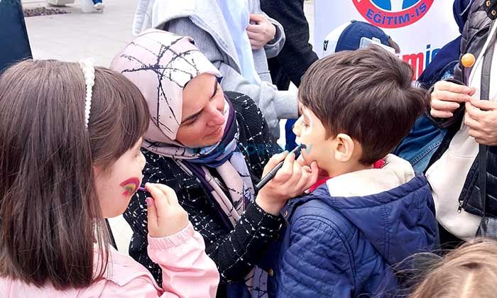 Kadeş Meydanı Çocuklarla Şenlendi