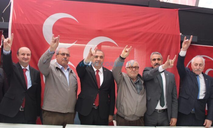 MHP Teşkilatları Seçim Bürosunda Bayramlaştı