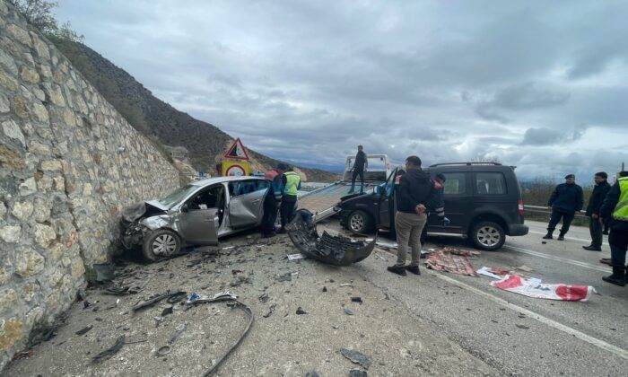 Kırkdilim’de Feci Kaza, Önce Araca, Sonra Duvara Çarptı