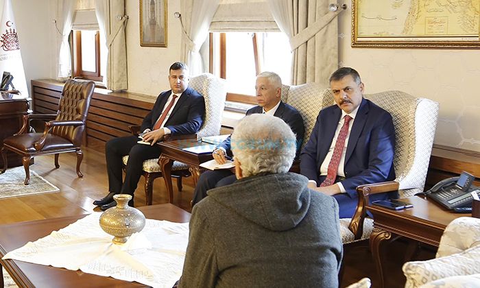 Vali Çiftçi, Halkı Dinledi