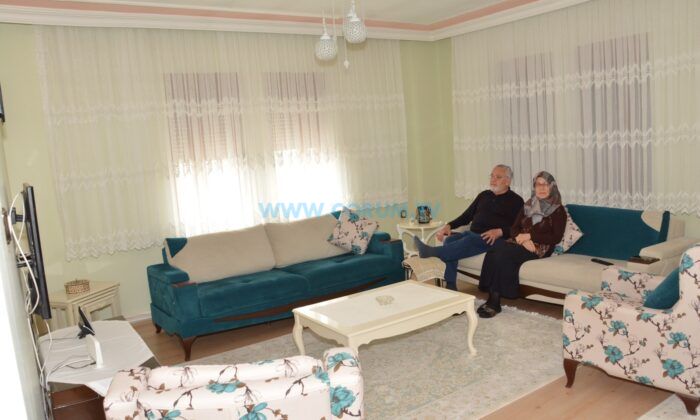 220 Kilometre Gidip Havalimanında Oy Kullandı