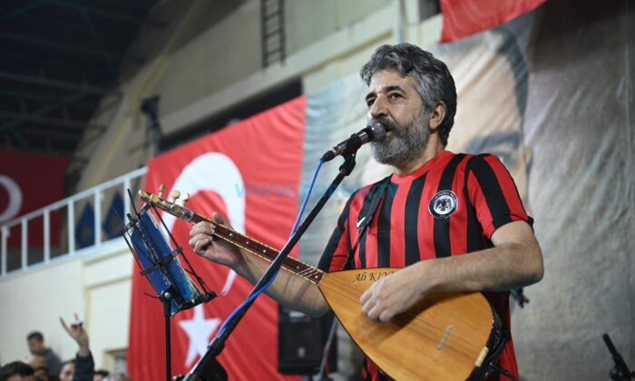 Ali Kınık, Mest Etti