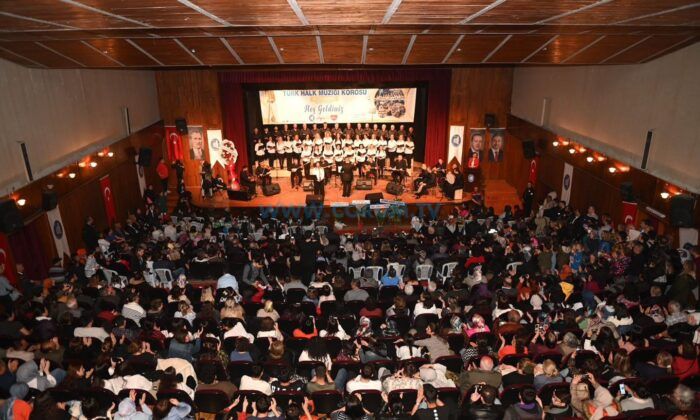 Halk Müziği Severler Güzel Bir Gece Yaşadı