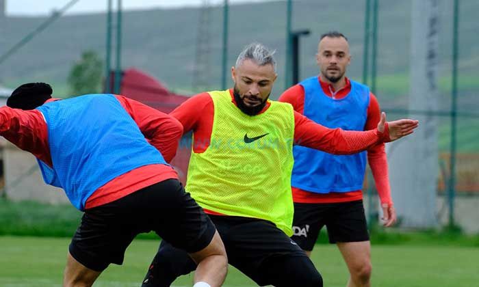 Hazırlıklar Sürüyor