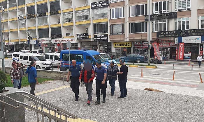 İki Kişi Tutuklandı