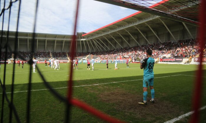 Maçın Biletleri Tükendi