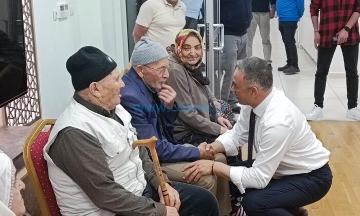 Milletvekili Tahtasız, Ulu Çınarların Gönlünü Aldı