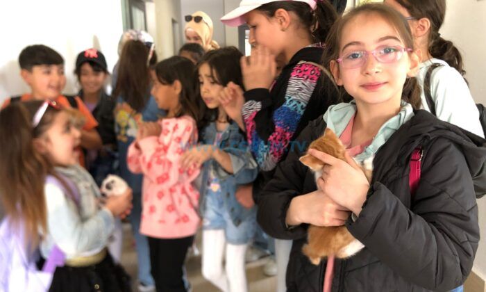 Öğrenciler, Hayvan Dostlarıyla Buluştu