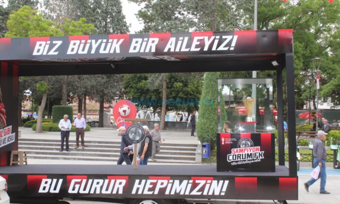 Şampiyonluk Kupası Meydanda