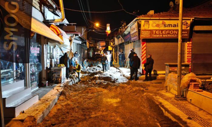 Tarihi Arastada Hummalı Çalışma