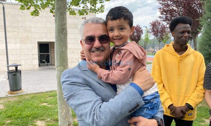 Yusuf Ahlatcı, Vatandaşla İç İçe