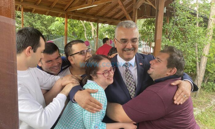 Ahlatcı, Özel Çocukları Sevindirdi