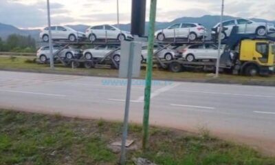Araç Yüklü Tır, Orta Refüje Çıktı