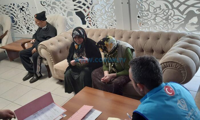 92 Yaşındaki Ulu Çınarın Evi Yenilendi