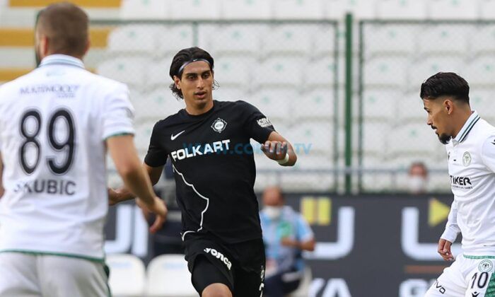 Naderi’ye İstiklal Kancası